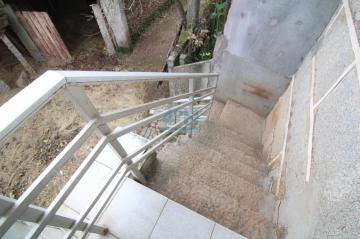 Escaleras acceso vivienda