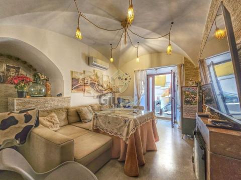 Casa de dos plantas independientes.