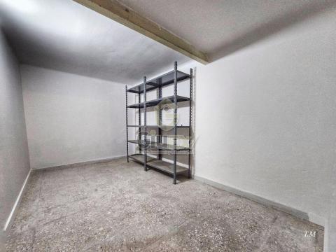 Trastero en el centro, recién reformado.